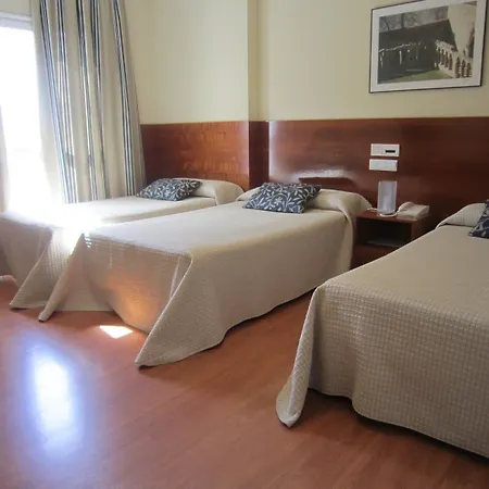 Alda Ciudad De מלון 3*