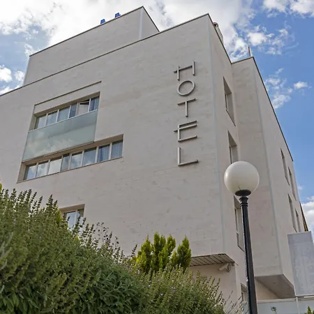 מלון Alda Ciudad De 3*