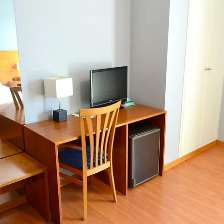 Alda Ciudad De מלון 3*