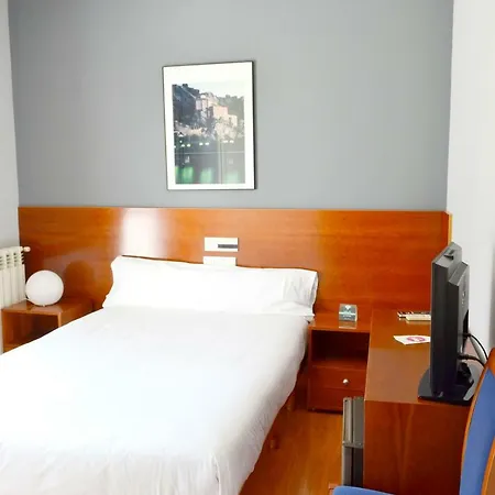 מלון Alda Ciudad De 3*